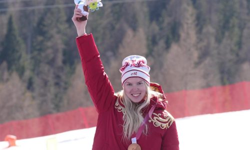 Esquiadores paralímpicos Voronchikhina y Bugaev dan a Rusia primeras medallas olímpicas en 12 años