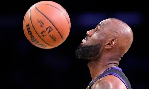 Luka Doncic anota 27 puntos y Lakers remontan ante Pelicans, 110-101