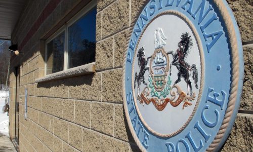 Muere policía de Pensilvania en control de tráfico