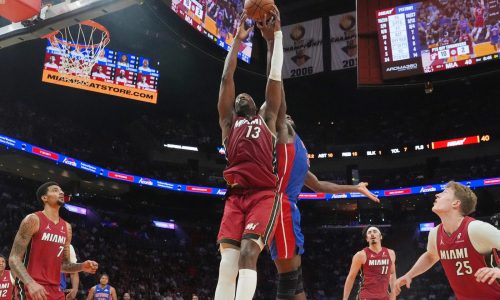 Herro anota 25, Adebayo logra hito y Heat vence 121-110 a Pistons para su cuarta victoria al hilo