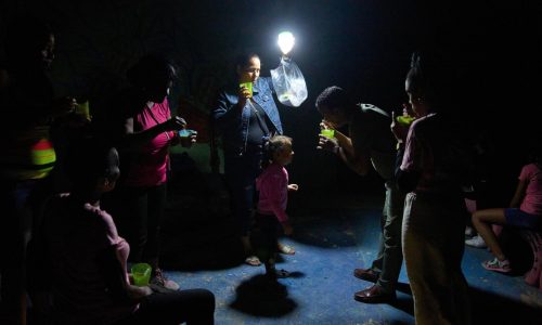 Apagón en Cuba, Shakira en México y otras fotos de la semana en Latinoamérica y el Caribe