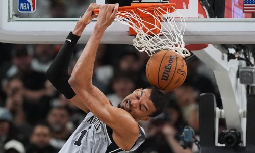 Wembanyama y Fox impulsan a Spurs en triunfo 145-120 sobre Rockets