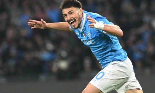 Napoli vence 2-1 a Torino, amplía su racha invicta en casa y recorta distancia con AC Milan