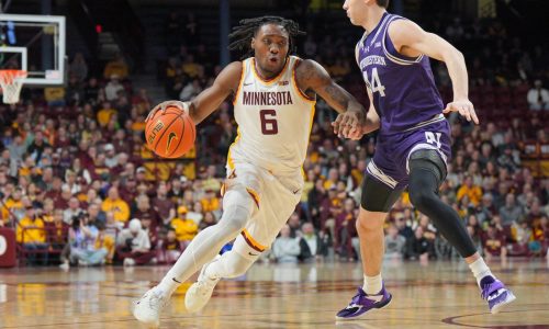Langston Reynolds leads Gophers over Northwestern 67-66 on senior night