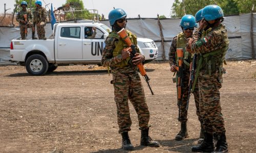 Miles de civiles en Sudán del Sur huyen de ciudad tomada por la oposición tras orden de evacuación
