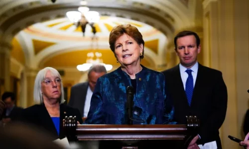 Senators Plan Taiwan Trip Ahead of Trump’s Summit With Xi Jinping