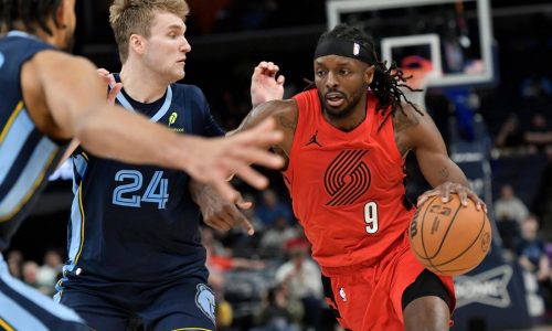 Holiday y Grant lideran a los Trail Blazers a vencer 122-114 a los Grizzlies
