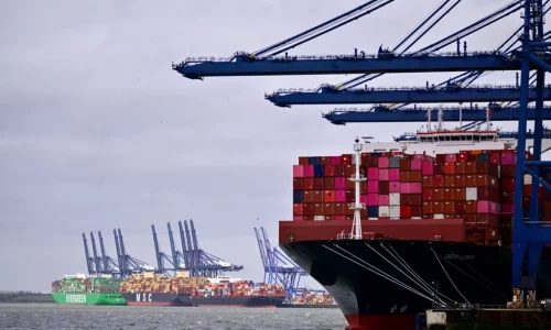 Trump Waives US Shipping Law to Mitigate Rising Fuel Prices