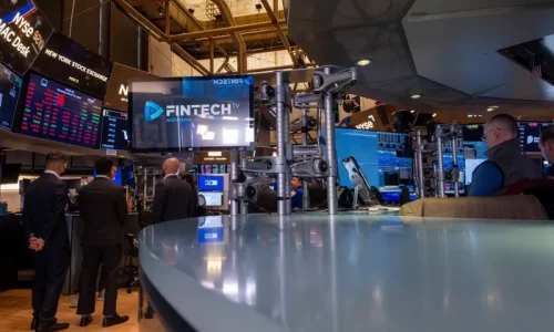 Wall Street Review: Stocks Extend Downward Streak