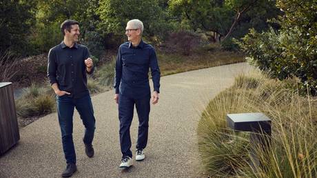 Tim Cook stepping down as Apple CEO