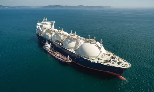 Dow Jones Rises 900 Points, Oil Falls as Strait of Hormuz Is ‘Completely Open’