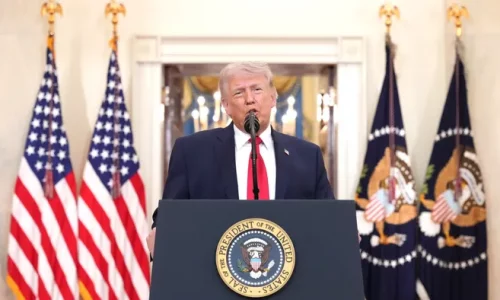 Trump Threatens to Target Iran’s Bridges, Power Plants on April 7 if Strait of Hormuz Not Reopened