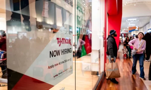 Jobless Claims Stay Near Historic Lows Ahead of April Jobs Report