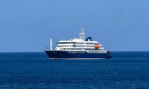 Passengers Evacuate Cruise Ship Hit by Deadly Hantavirus Outbreak