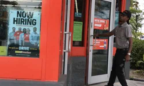 US Private Payrolls Rise by 109,000 in April, Beating Estimates