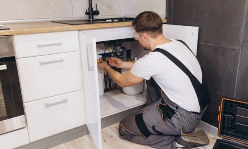 Universal Credit families to get £4,500 apprenticeship bursary