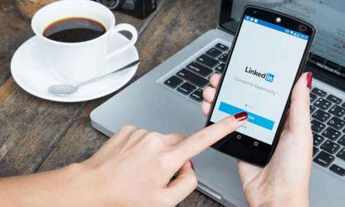 LinkedIn dating: one in four professionals say it is acceptable
