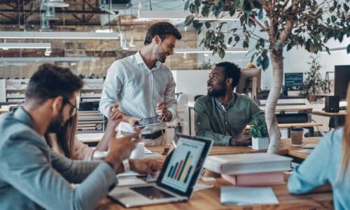 The Role of Digital Communication Tools in Modern Corporate Training