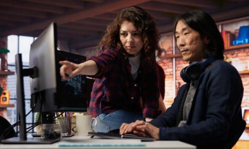 Small business owners confident with AI but fewer than half use it