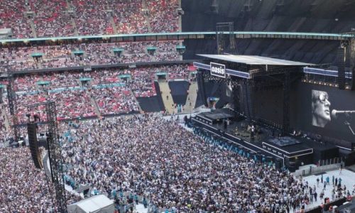 Gallagher brothers confirm 38 Oasis dates for 2027 after $400m reunion run