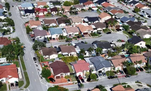 Pending Home Sales Plunge to Record Low as Mortgage Rates Surge: NAR