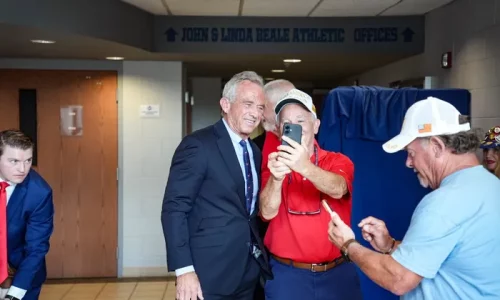 RFK Jr. Announces American-Made Seafood Label at Midterm Rally in Florida