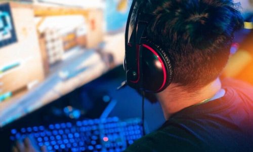How Does Thunderpick Compare to BetPanda for eSports Betting